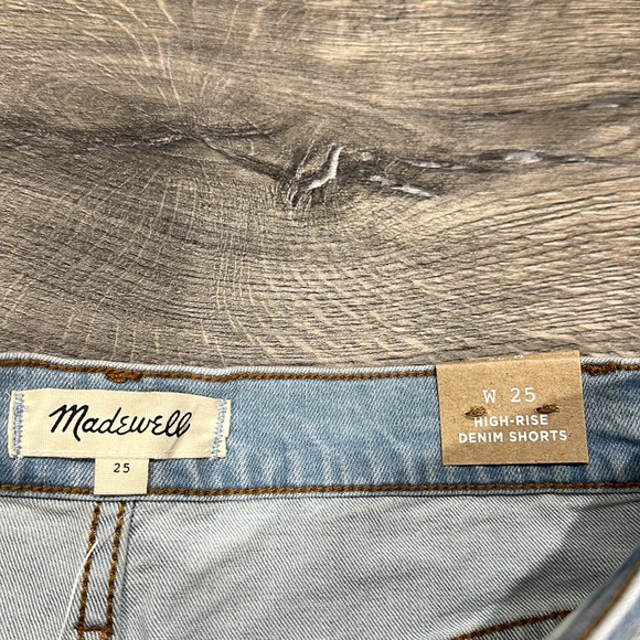 - NEW • Madewell • Women’s High-Rise Denim Shorts in Posey Wash Size 25 - Picture 4 of 4